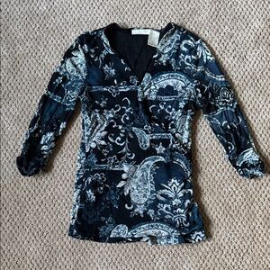 ‼️ Worthington Black and White Paisley Top ‼️